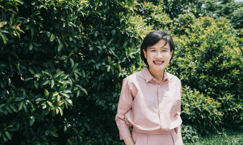 Wrinkles｜站成一棵樹，專訪鄭麗君：我們可以留在自己的土地上，說自己的故事