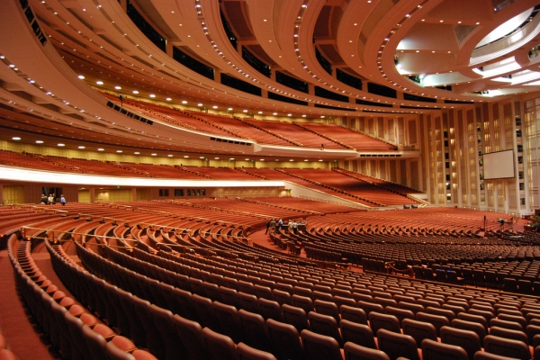 有時跳舞｜
劇場裡禁止（可是大家都在做）的事