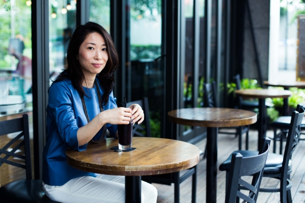 關於父親母親，還有台日混血的她：專訪一青妙《我的箱子》、《日本媽媽的臺菜物語》