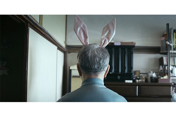 三條孤寂的末段人生公路:《燈火闌珊處》中的老年影像詩