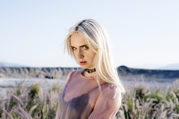 專訪創作歌手 MØ:「我一直都覺得自己做的是流行音樂啊!」