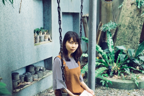 寫詩更多時候是不寫:專訪《鉅細靡遺的透明》葉語婷