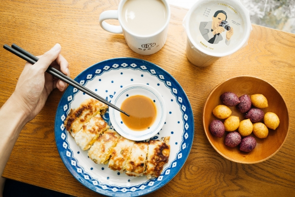 飲料成癮份子|夏日降溫提案:給文藝青年的早餐杯冷笑話