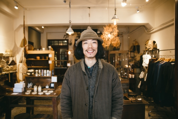 Trippen 與地衣荒物的物件關係學:在一個花錢購買遺忘的時代