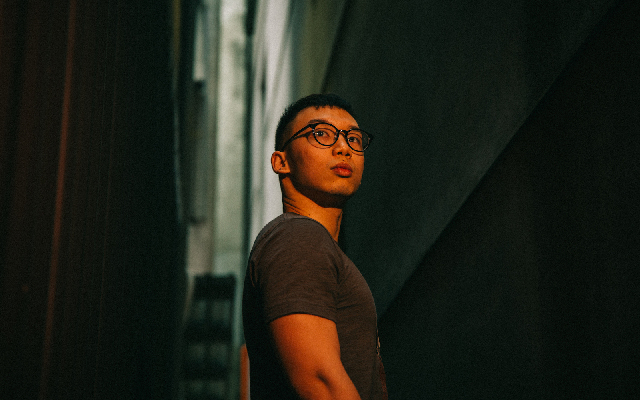 你要逃，還是留下來把這裡變好？《逃出立法院》王逸帆：把「鬼島」當跳板，我不愛