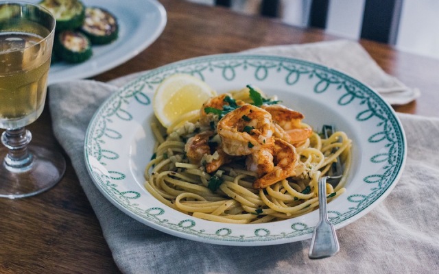 放鬆的入門課 ｜邪惡新手料理：檸檬奶油紅椒鮮蝦細扁麵