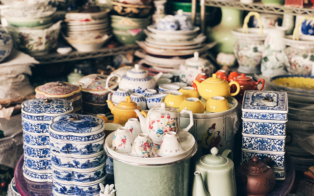 周項萱・紅磡廚事|靜止的時間裡,挑一只比我年紀還大的盤子——粵東磁廠