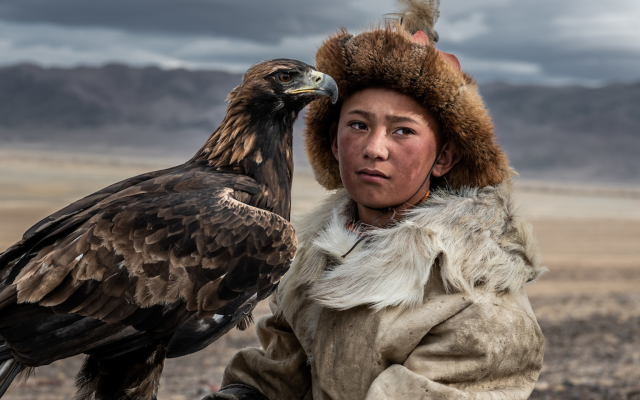 為了一張照片，前往極地、深海、荒原——專訪紀實攝影師 Claire Thomas、馬賽 Kyo｜SKM PHOTO