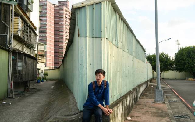 （半夜出門怕被搶的臭中產的）落地姿勢──專訪詹京霖《一家子兒咕咕叫》