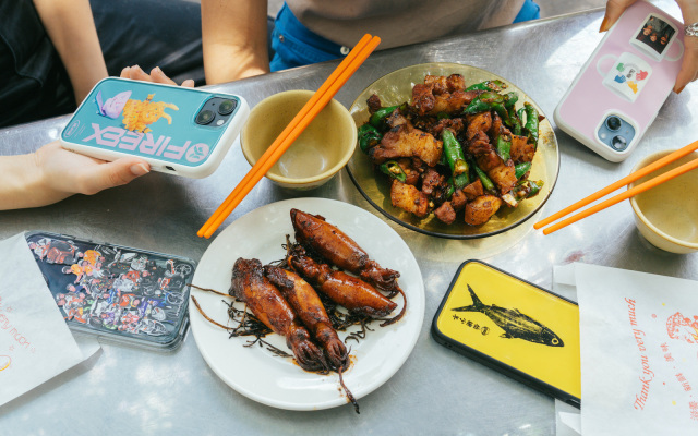 被現實衝撞的我,需要這個自由の盾──犀牛盾聯名李漢強、台通、滅火器、拍謝少年、血肉果汁機與康士坦的變化球打造獨特風格