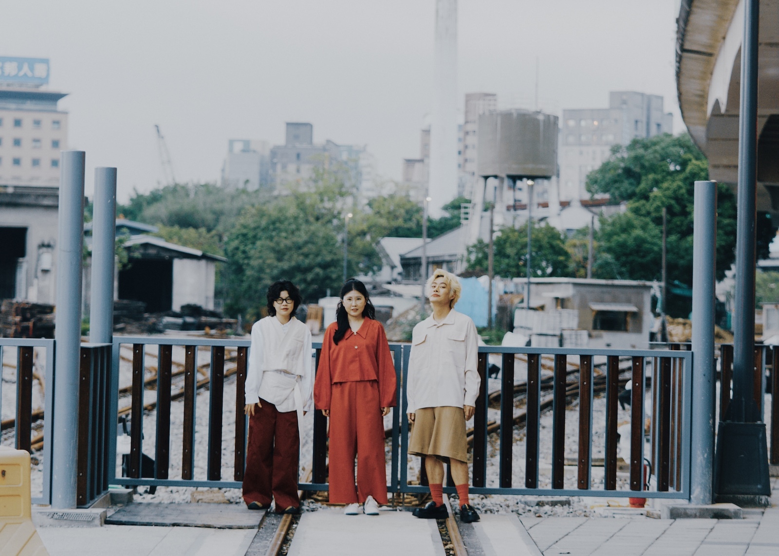 🪷 救苦救難讀書菩薩 🪷 吳曉樂╳陳栢青╳傑尼《反正你也不睡覺》：希望痛苦的青少年，跟我們一起活下來